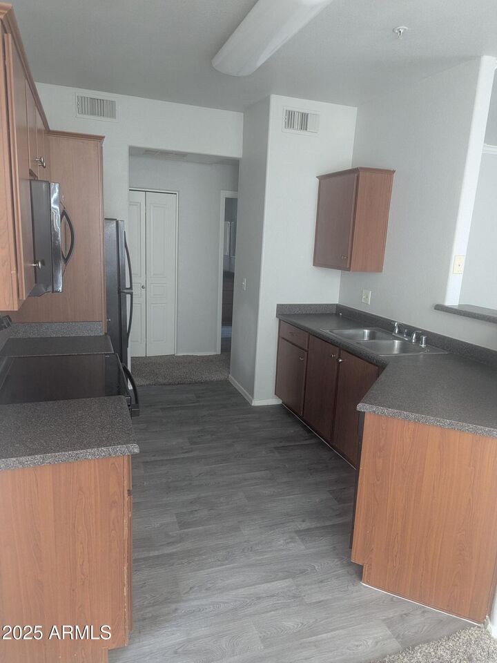 Property Photo:  1941 S Pierpont Drive 2082  AZ 85206 