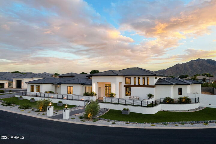 Property Photo:  3653 E Runaway Bay Place  AZ 85142 