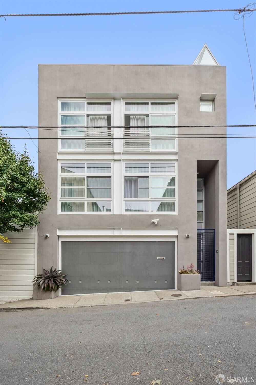 Property Photo:  80 Wilmot Street  CA 94115 