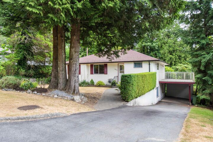 Photo de la propriété:  1852 Appin Road  BC V7J 2T5 