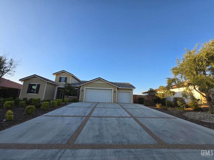 Property Photo:  12014 Marquise Drive Drive  CA 93306 
