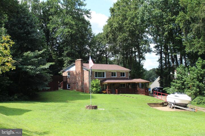 Property Photo: 15090 Jonah Cove Place VA 22193