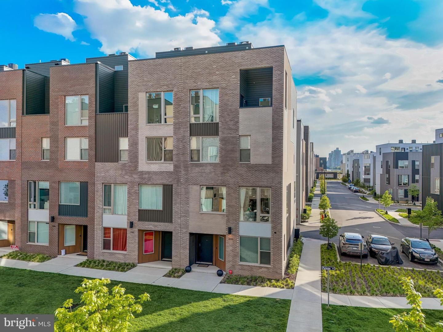 Property Photo:  3200 Parkview Walk  PA 19125 