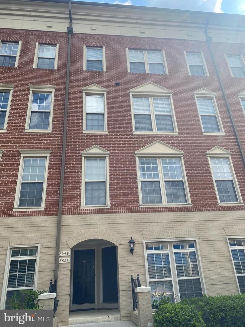 Property Photo: 8049 Crescent Park Drive VA 20155