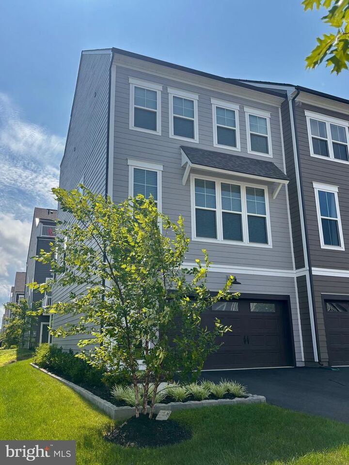 Property Photo: 1655 Aspen Poplar Road VA 22026