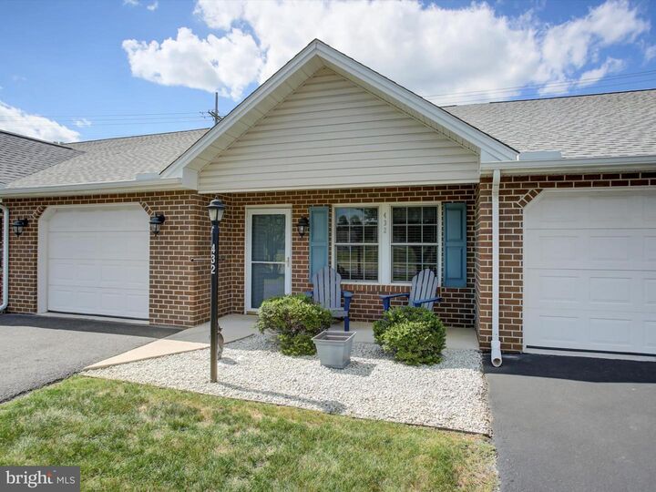 432 Kara Way  Shippensburg PA 17257 photo
