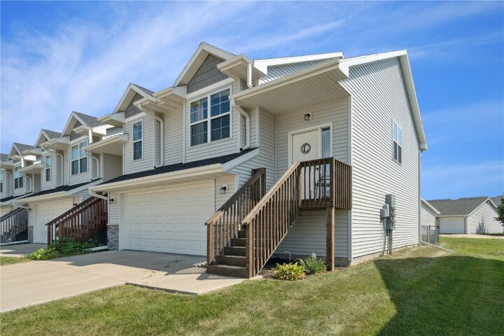 Property Photo: 388 Tanglewood Drive IA 52333