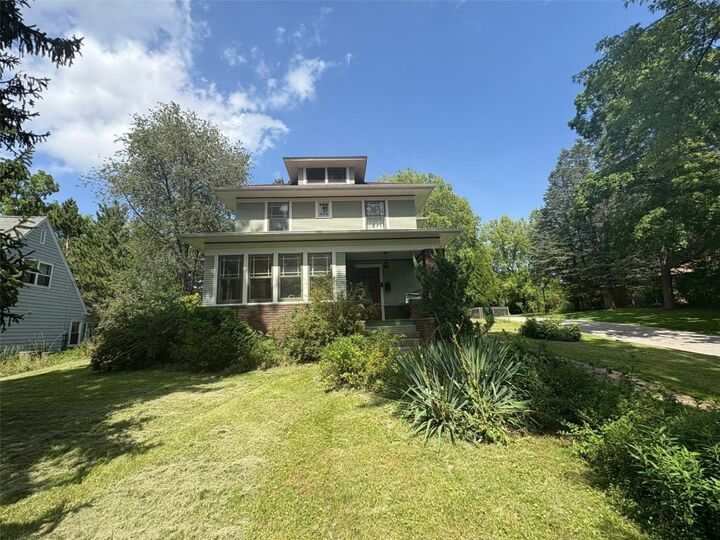 1818 Morningside Drive  Iowa City IA 52245 photo