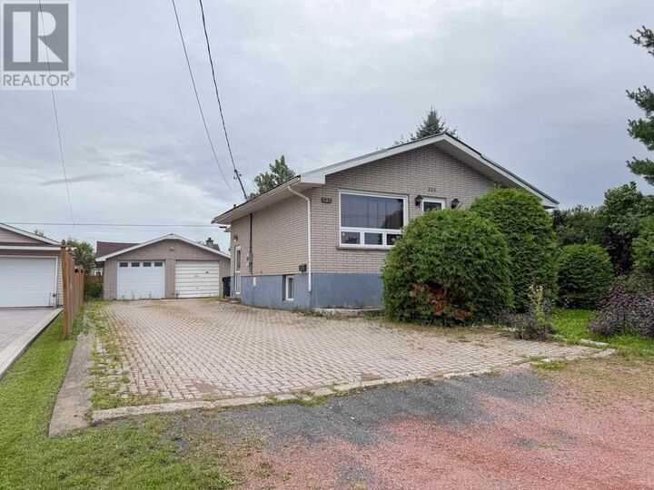 325 Sussex Rd  Sault Ste. Marie ON P6C 2S2 photo