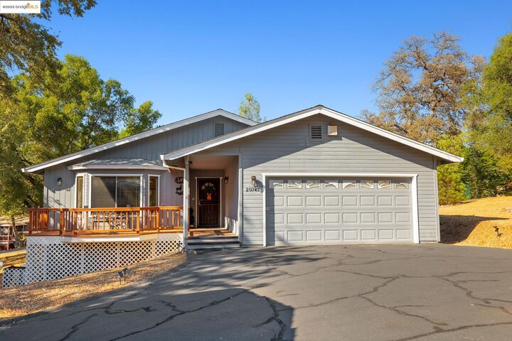 Property Photo:  20747 Rising Hill Cir  CA 95321 