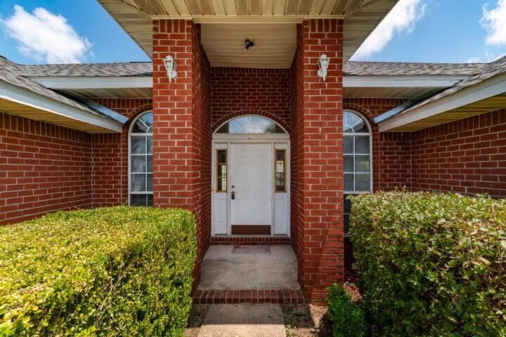 Property Photo: 2837 Tamiami Trail FL 32539