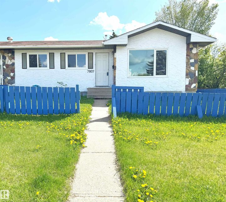 7807 36 Avenue NW  Edmonton AB T6K 0C5 photo
