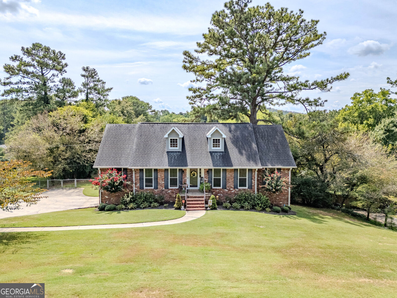 Property Photo: 20 Warwick Way SE GA 30161