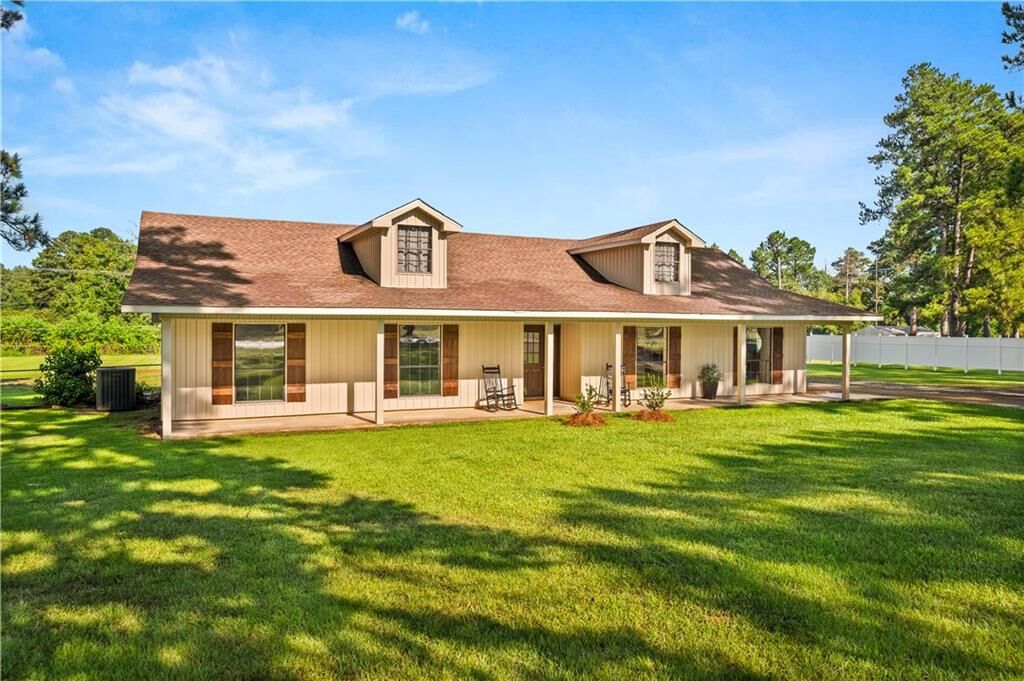 Property Photo:  110 Jay Von Drive  LA 71360 