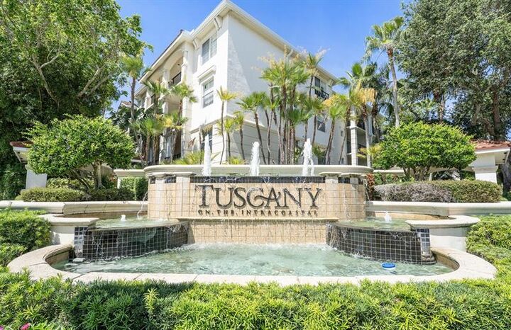 Property Photo:  2217 Tuscany Way 2217  FL 33435 