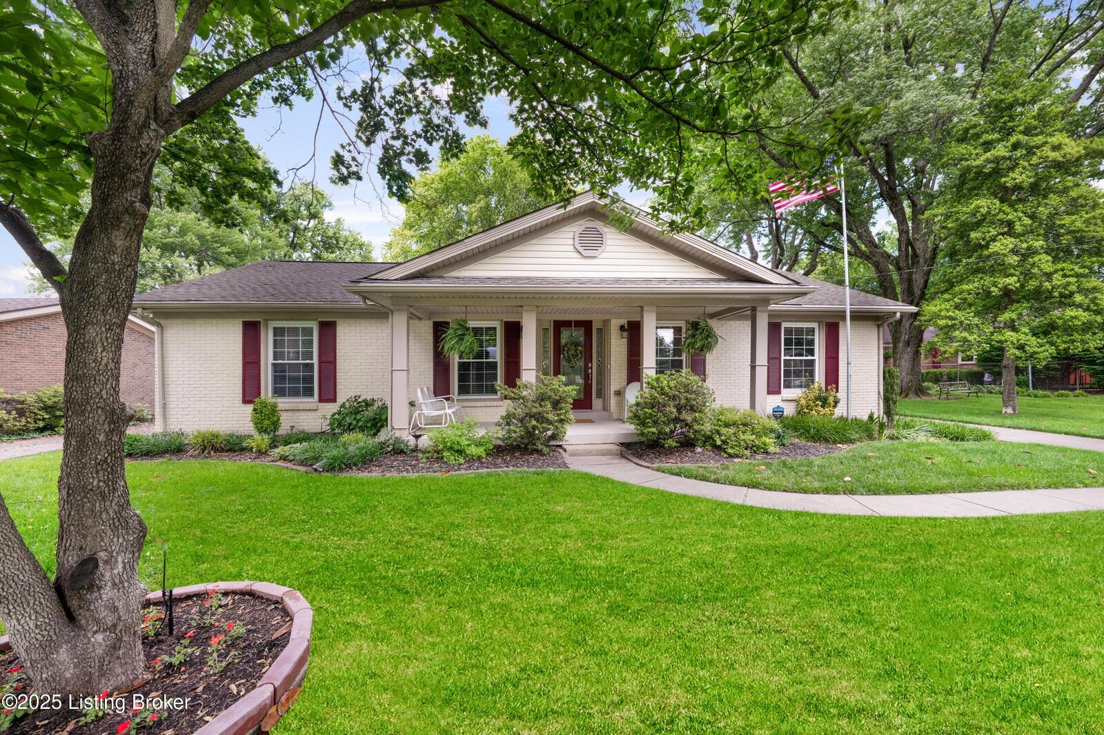 Property Photo:  3403 Hastings Cir  KY 40241 