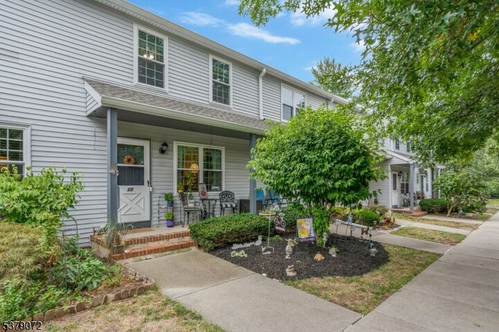 15 Hancock Ct  Raritan Twp. NJ 08822 photo