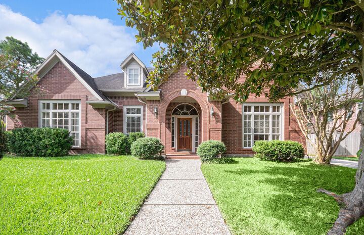 Property Photo:  2203 Woodside Drive  TX 77062 