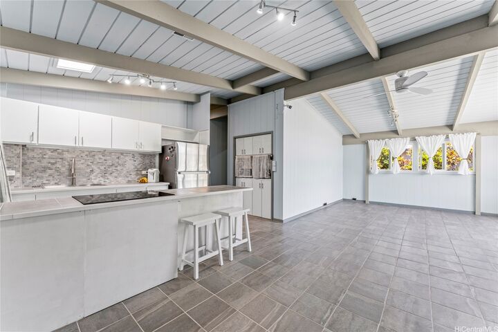 378 Oomano Place  Honolulu HI 96825 photo