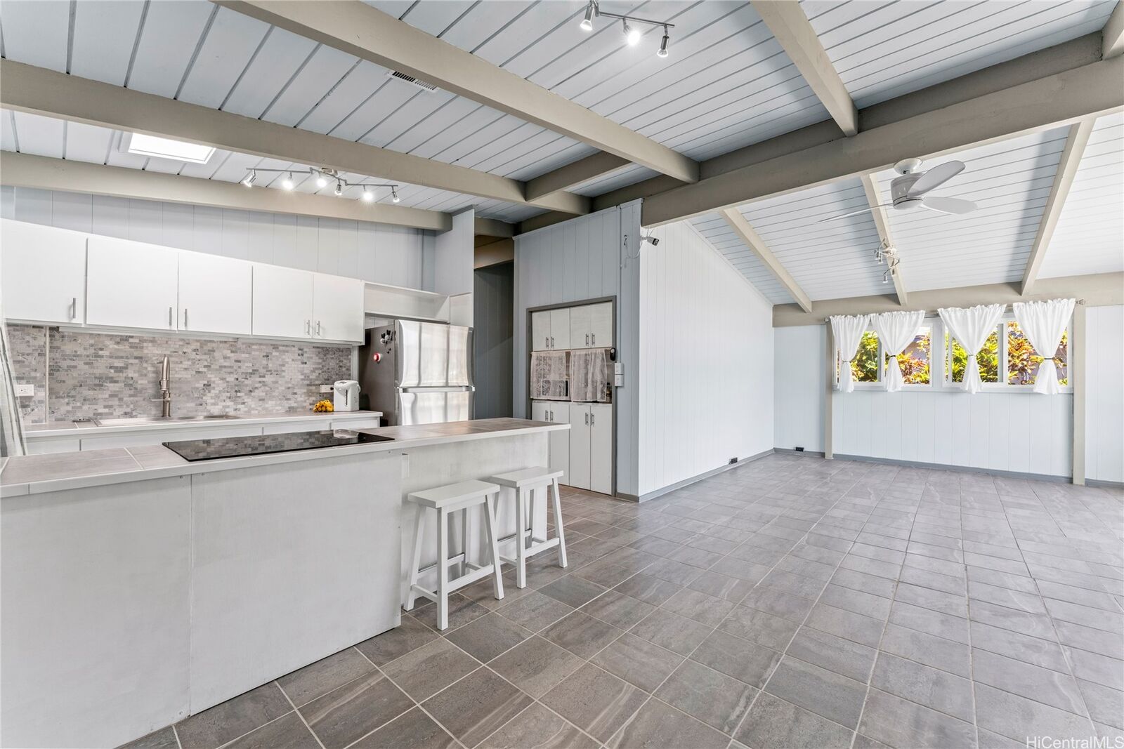 Property Photo:  378 Oomano Place  HI 96825 