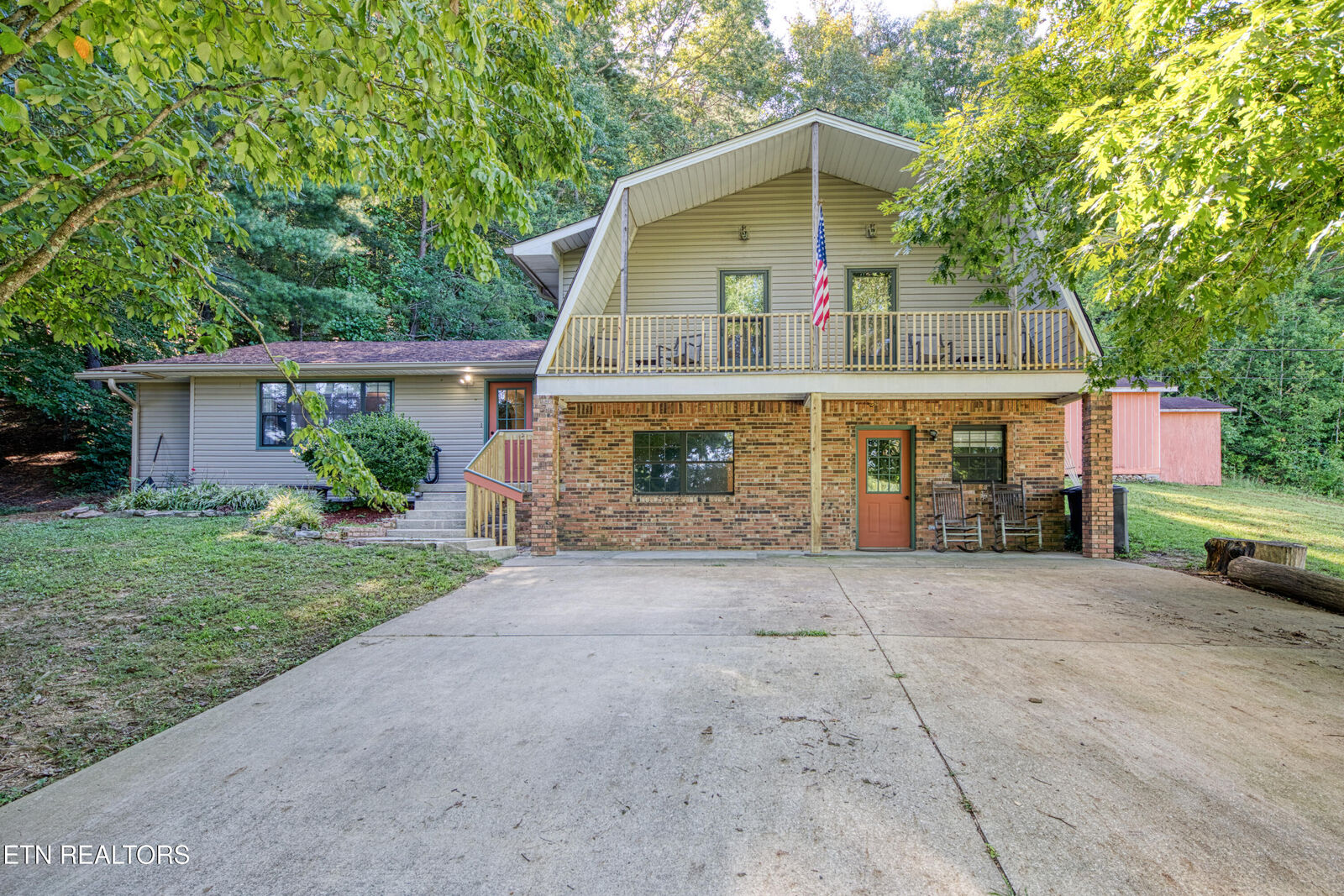 Property Photo: 235 Hilltop St TN 37756