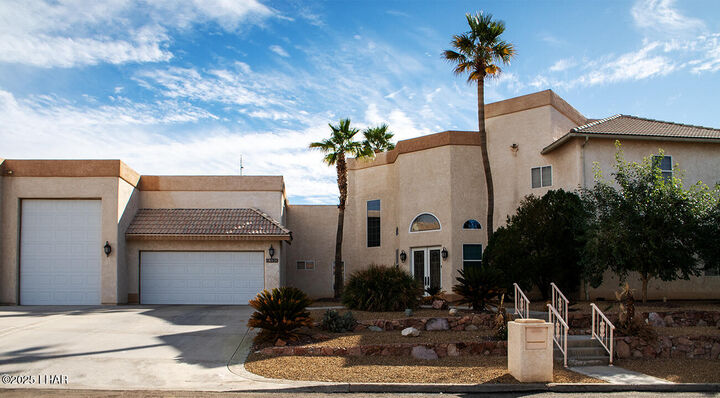 Property Photo: 2390 Hogan Ln AZ 86406