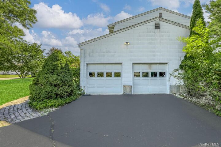 Property Photo:  3 Macintosh Lane  NY 10952 