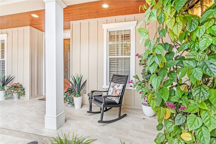 Property Photo: 114 Callaway Court FL 32724