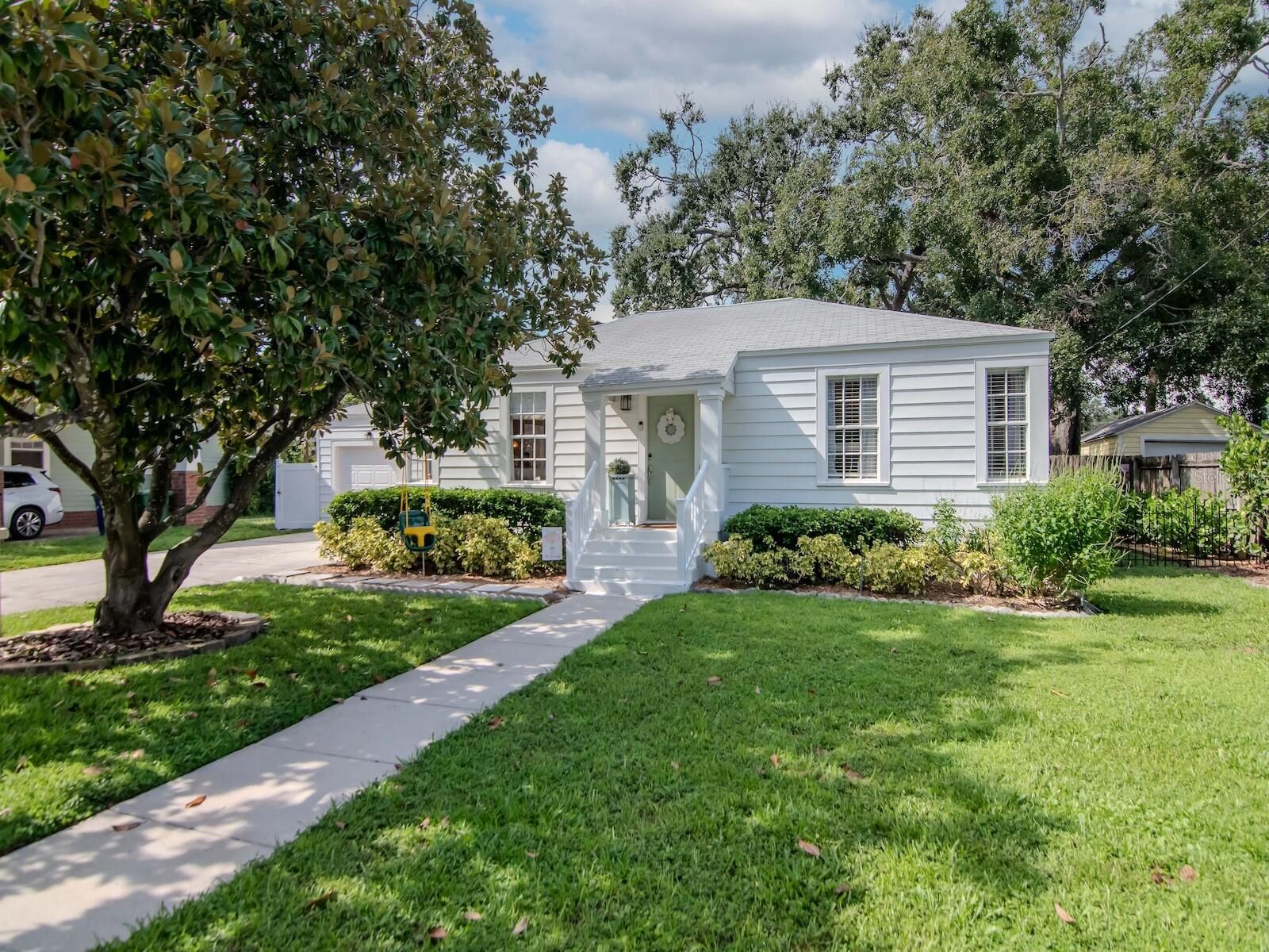 Property Photo: 4311 W Granada Street FL 33629