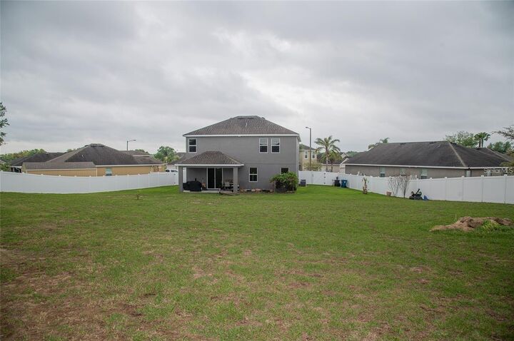 Property Photo:  203 Highland Meadows Street  FL 33837 