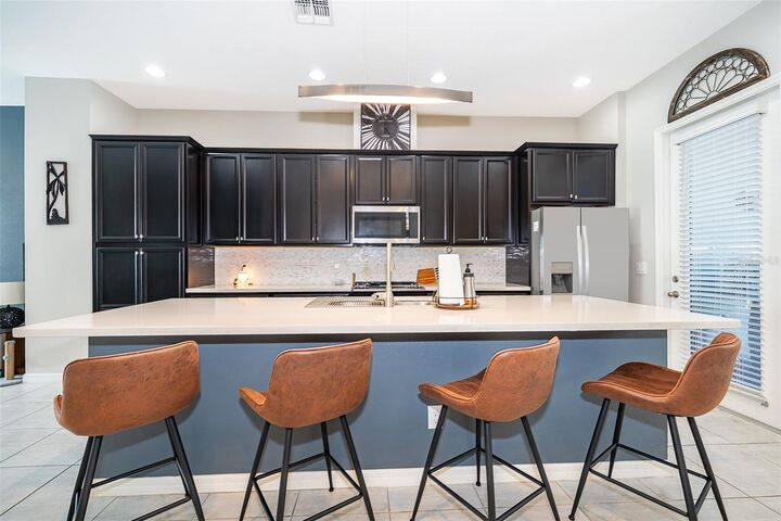 Property Photo: 727 Catalonia Cove FL 32765