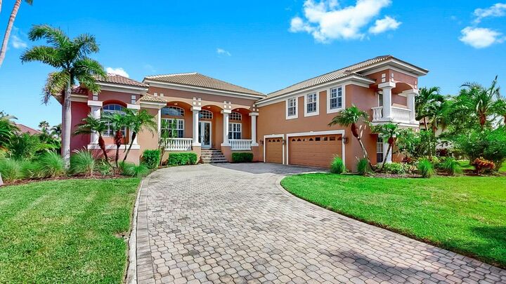 Property Photo:  6408 Rubia Circle  FL 33572 