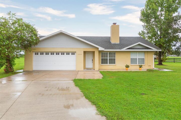 Property Photo: 2906 Noahs Ark Lane FL 33565
