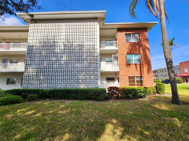 5155 9th Avenue N 112 B  St Petersburg FL 33710 photo