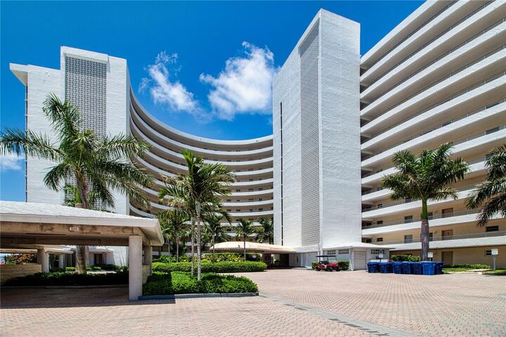 6300 Midnight Pass Road 708  Sarasota FL 34242 photo