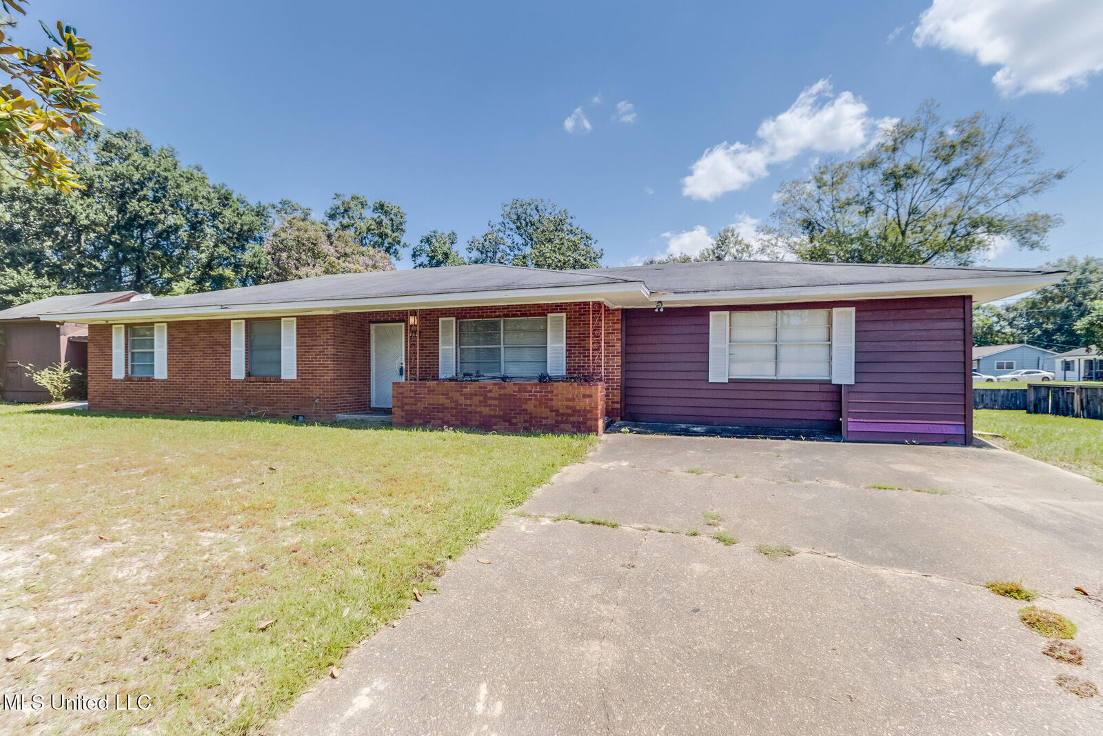 Property Photo:  400 N Wilson Boulevard  MS 39503 