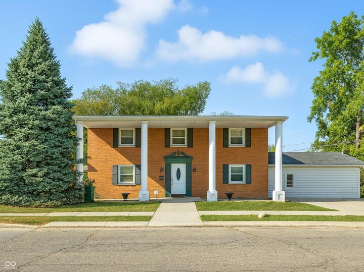 Property Photo: 1902 Rosemont Avenue IN 47362
