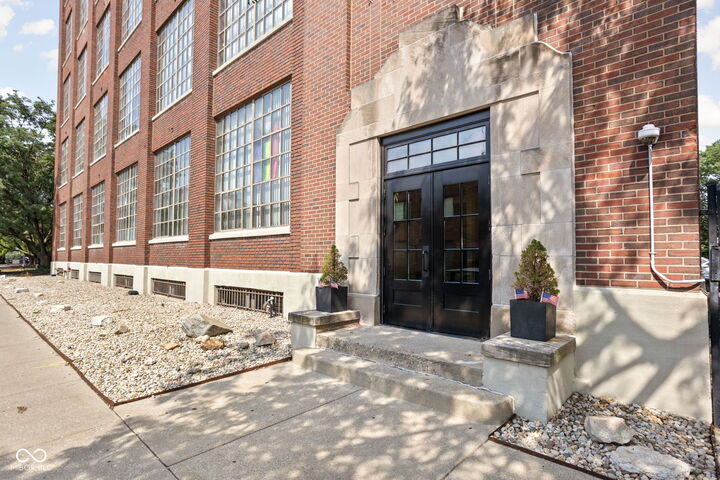611 N Park Avenue 511  Indianapolis IN 46204 photo