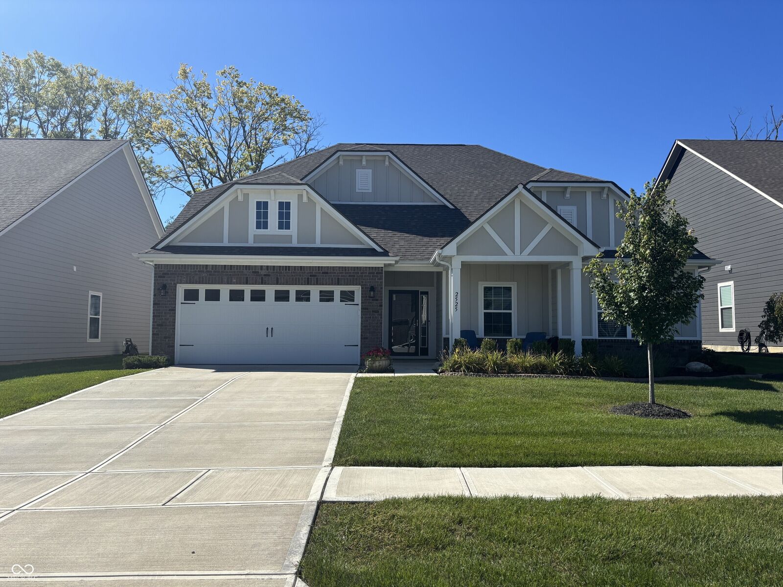 Property Photo: 2525 Riviera Place IN 46143