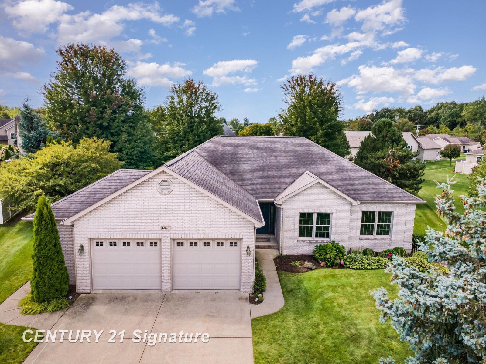 Property Photo:  6893 Wild Pine Circle Circle  MI 48603 