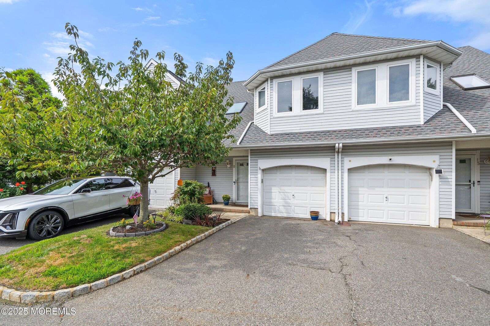 Property Photo:  13 Bayview Court  NJ 07740 