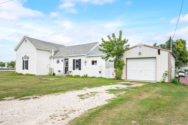 Property Photo: 7012 S Rosecran Street MI 49623