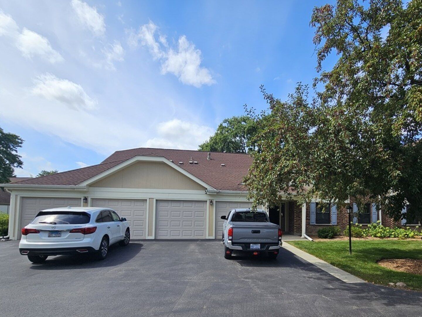 Property Photo:  1062 Driftwood Court B1  IL 60090