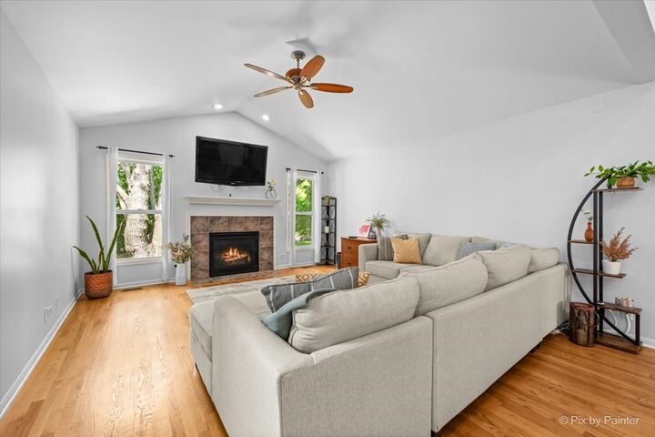 Property Photo: 1306 Dancing Bear Lane IL 60120
