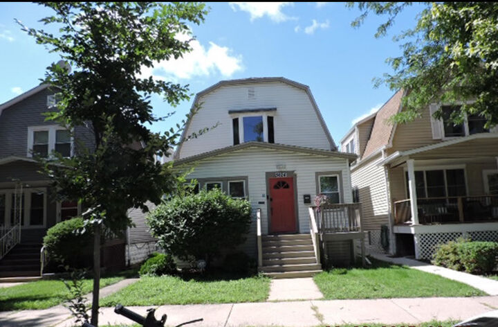 Property Photo: 5624 N Marmora Avenue IL 60646