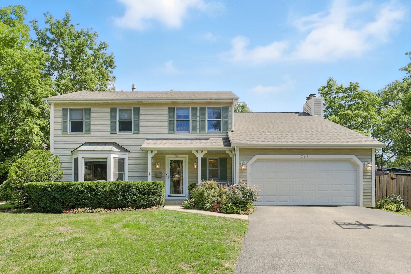 Property Photo: 745 Price Lane IL 60015