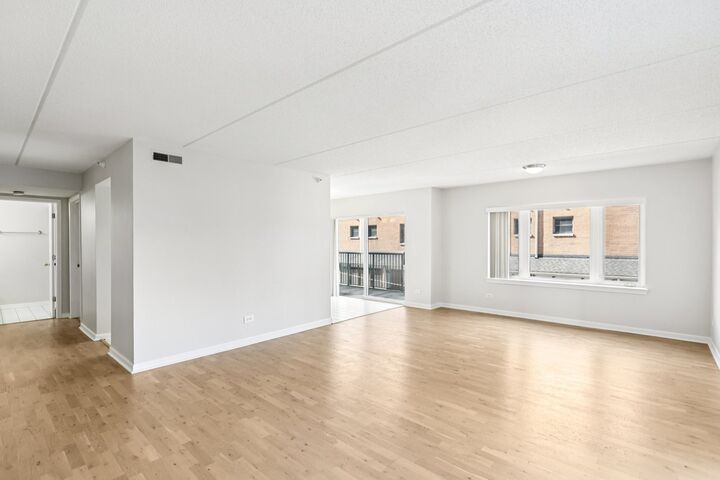 Property Photo: 811 Chicago Avenue 309 IL 60202