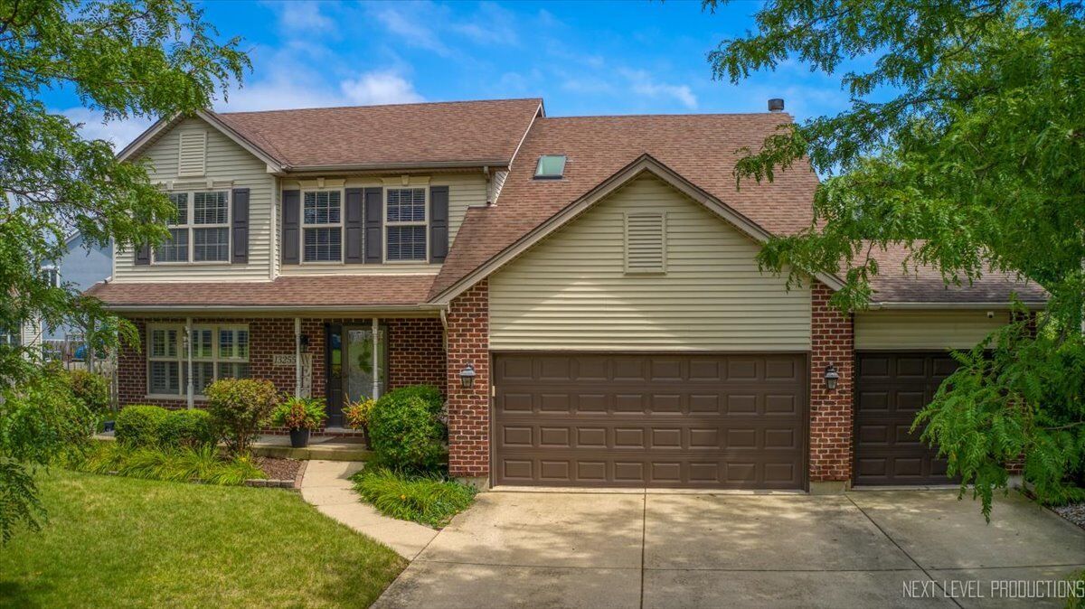 Property Photo:  13255 Grill Drive  IL 60585 