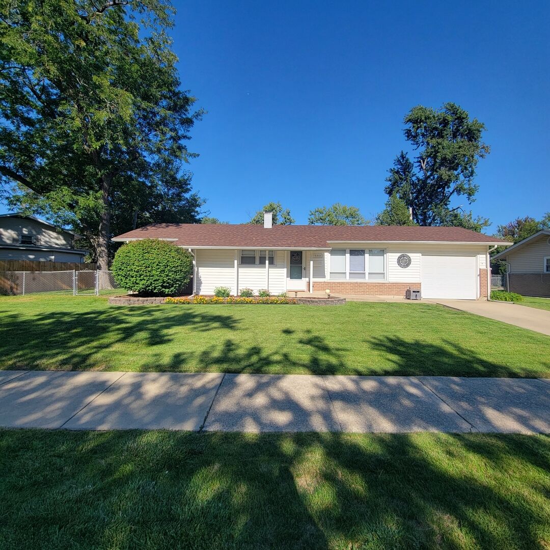 Property Photo: 15001 Park Avenue IL 60452
