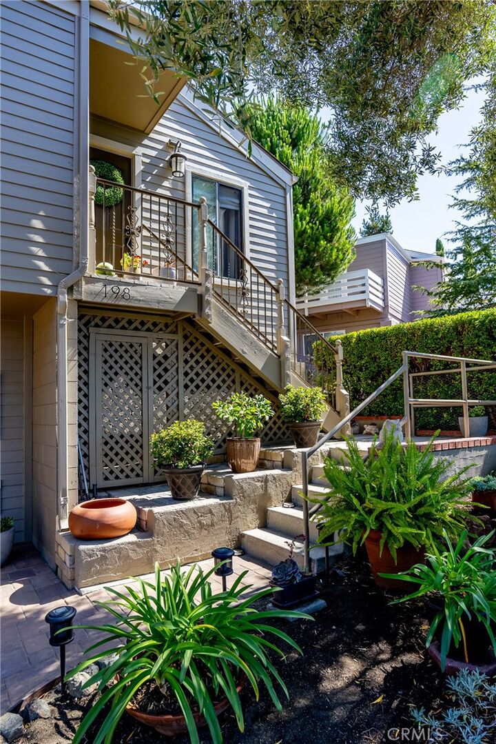 Property Photo:  198 Loma Bonita Drive  CA 93401 